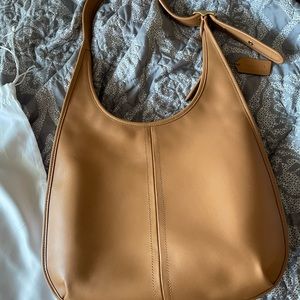 Coach Ergo 33 Smooth Glove Tanned Leather Hobo Style Bag - Color Natural
